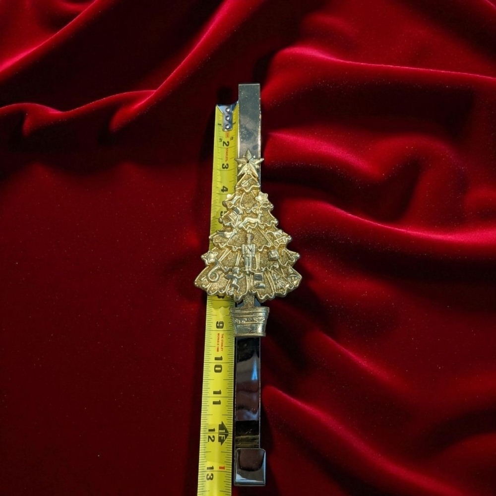 Gold Tone Christmas Tree Wreath Hanger - Christmas Decor - Picture 3 of 3